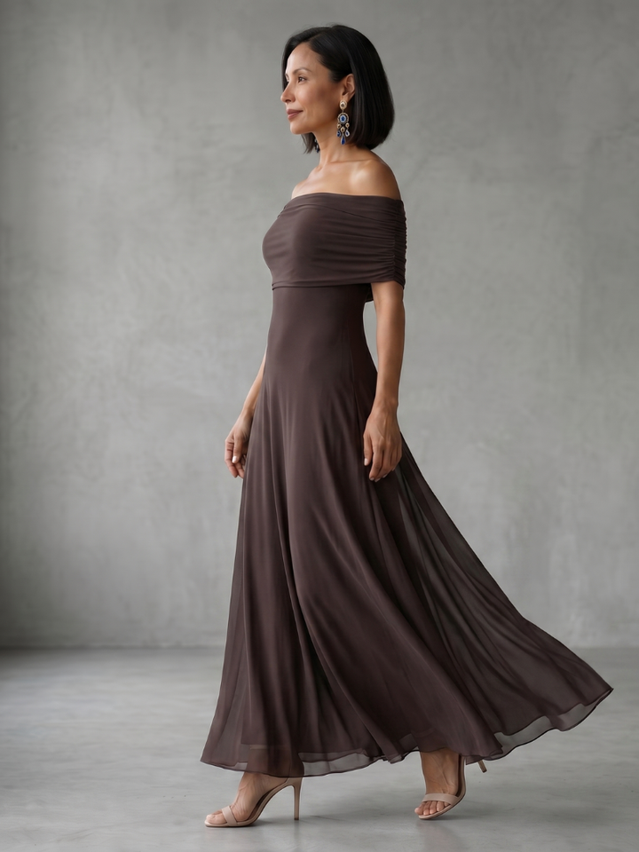 Juni | Off Shoulder Draped Midi Kjole