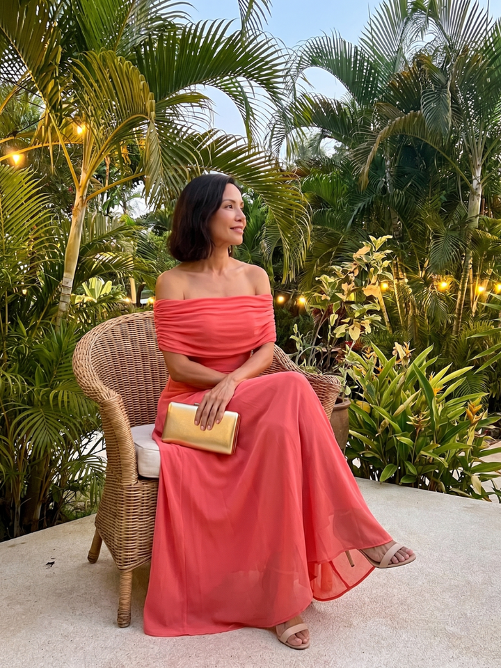 Juni | Off Shoulder Draped Midi Kjole